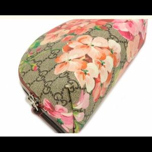 Gucci cosmetic bag